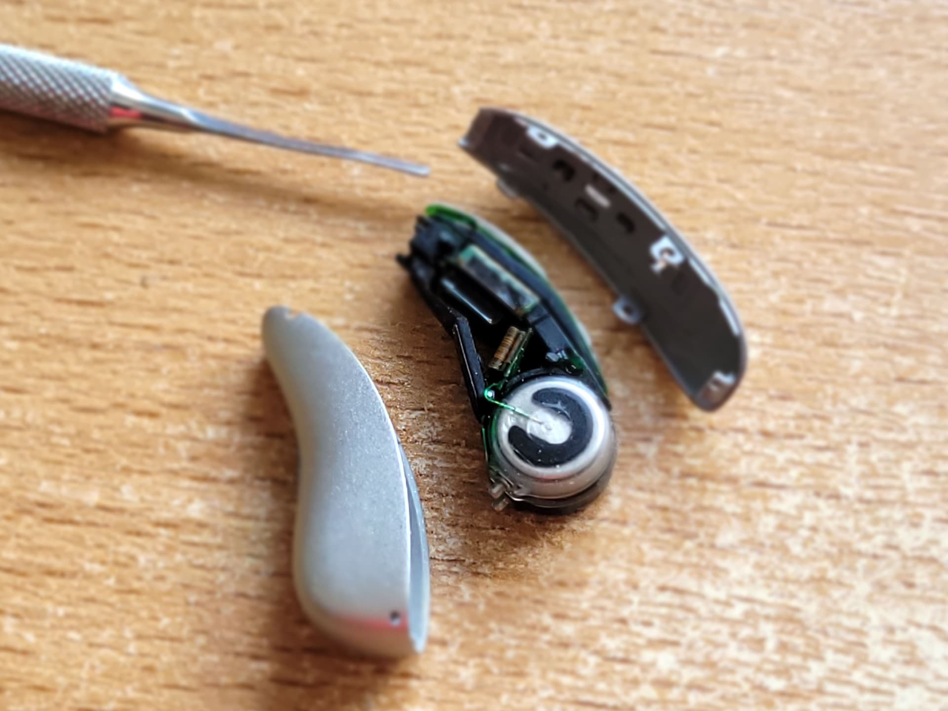 How to replace battery in Phonak Audeo M-50R - Page 3 - Hearing Aid ...